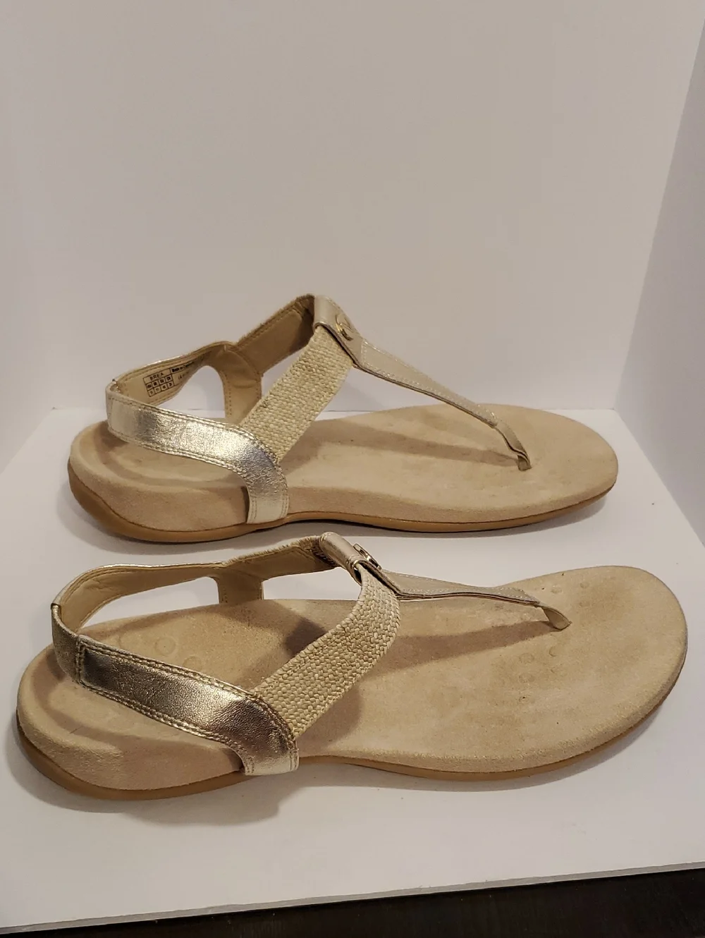 Vionic Brea Gold Metallic Leather Toe Post SlingBack Sandal Size 13 - Picture 5 of 14